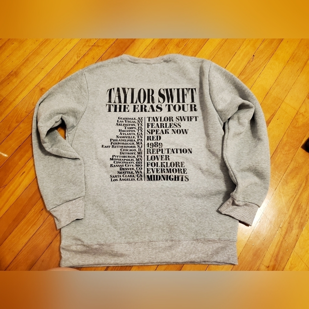 NWOT Taylor Swift The Eras Tour light heathered grey crewneck. Print. Size M. - Picture 8 of 8